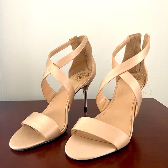 Vince Camuto Heels - size 10M - Picture 2 of 3